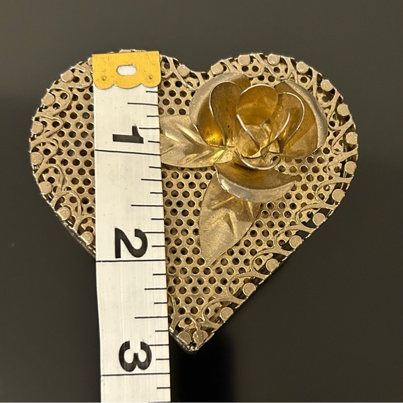 Metal Rose Heart Trinket Box - Picture 10 of 14